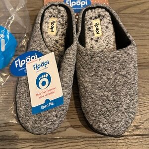 Flöopi Women's Soft Gray Slippers New XL